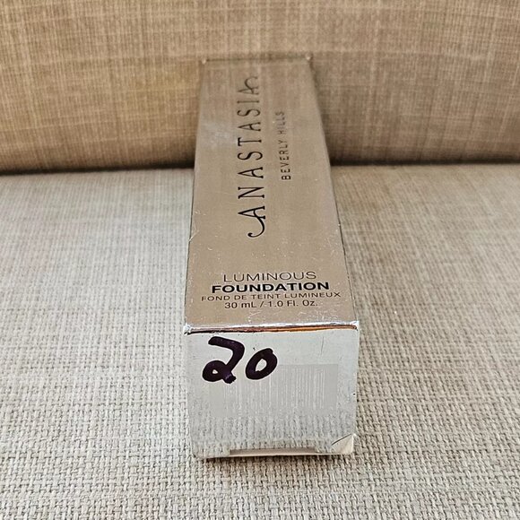 Anastasia Beverly Hills Foundation Luminous 520W 30ml/1 fl oz New in box - Picture 3 of 13